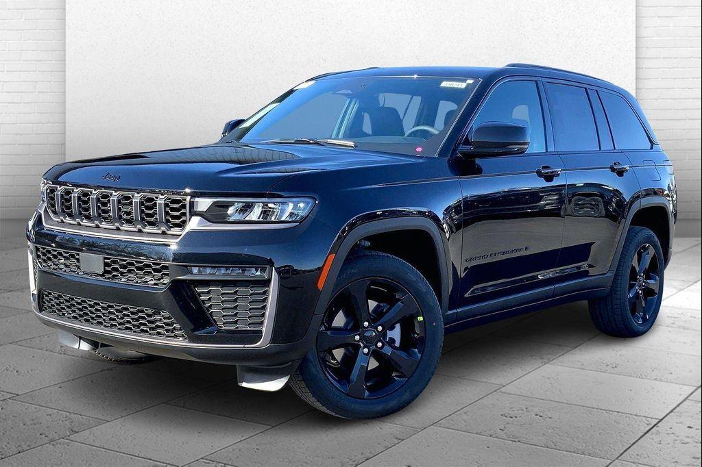 new 2026 Jeep Grand Cherokee car, priced at $41,700