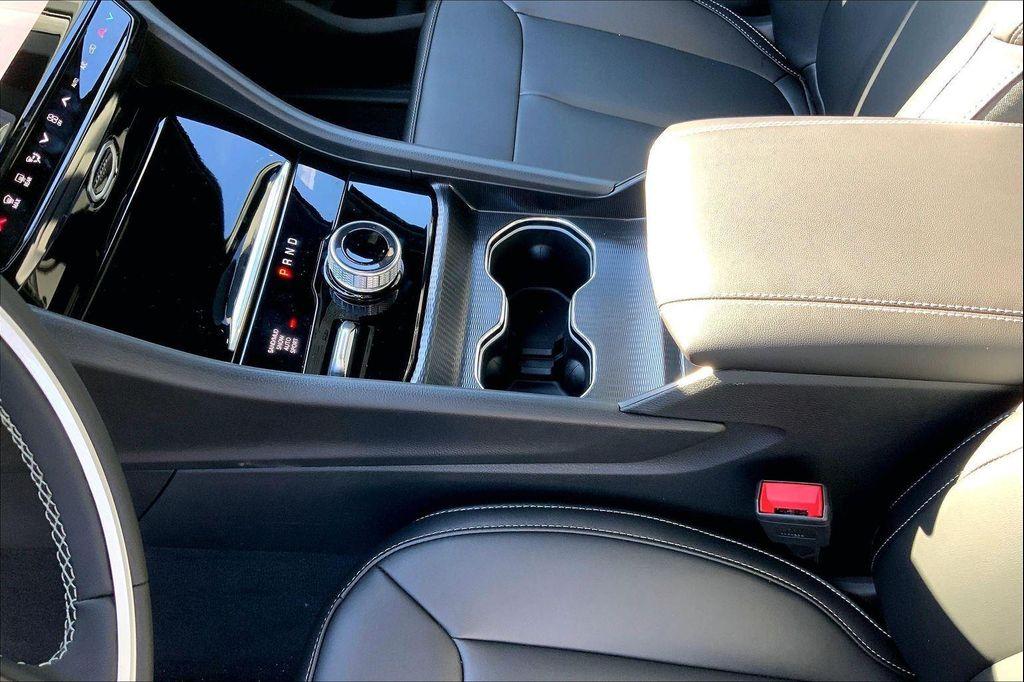 new 2026 Jeep Grand Cherokee car, priced at $41,700