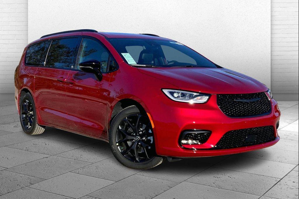 new 2026 Chrysler Pacifica car, priced at $39,524