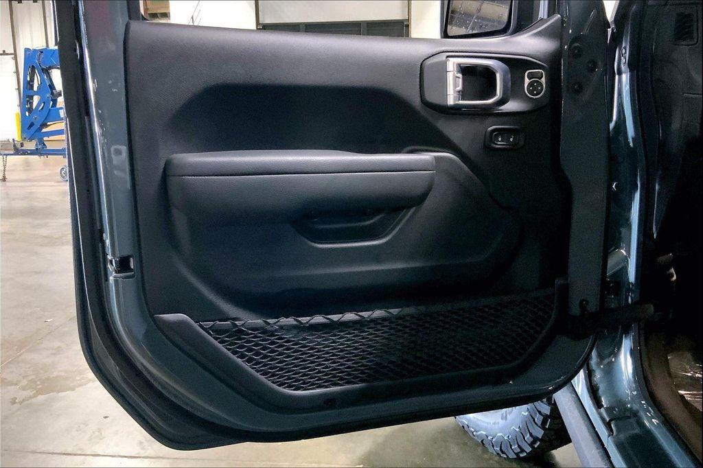new 2026 Jeep Wrangler car, priced at $53,701