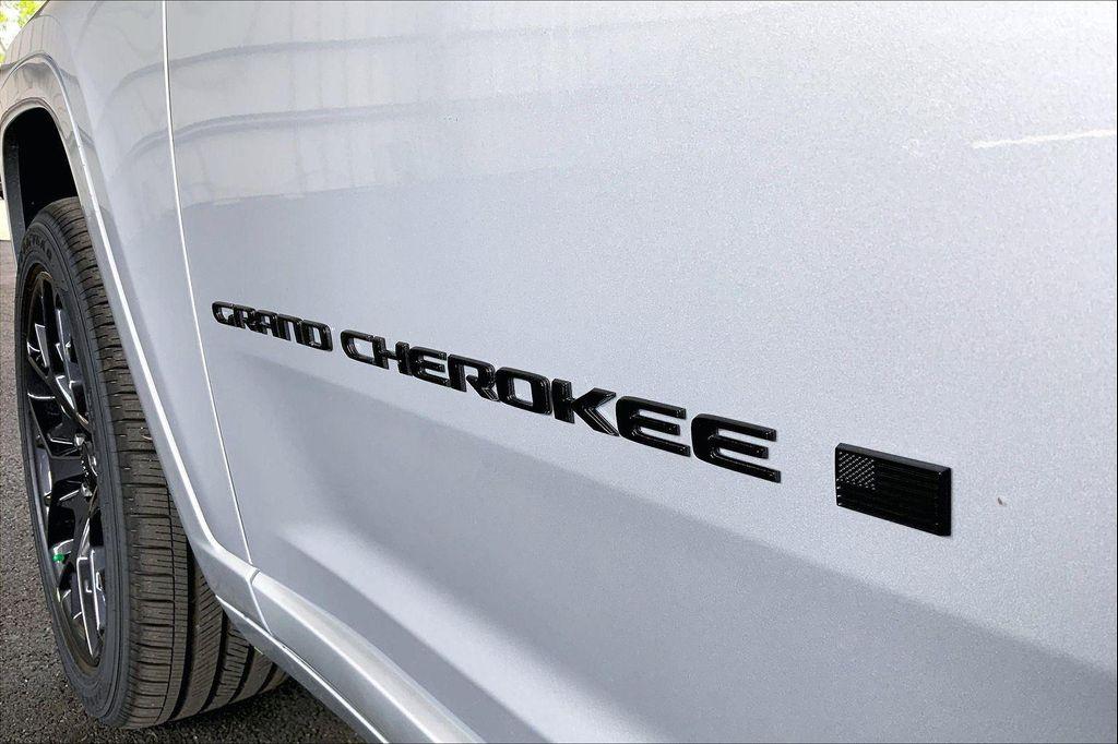 new 2026 Jeep Grand Cherokee L car, priced at $62,300