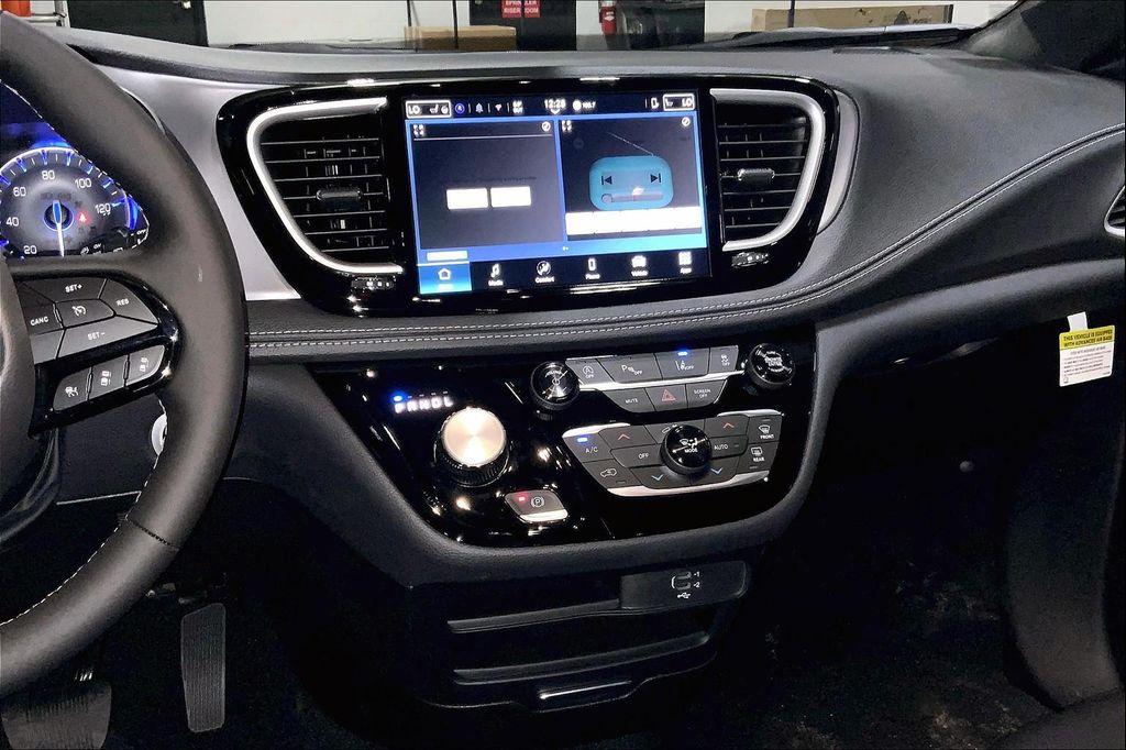 new 2026 Chrysler Pacifica car, priced at $39,093