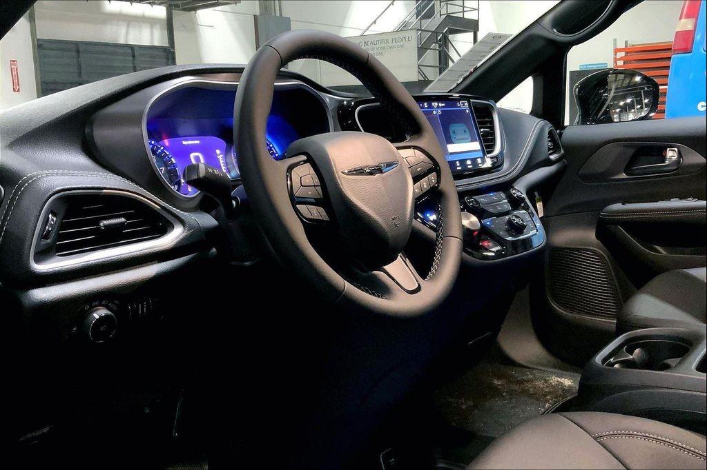 new 2026 Chrysler Pacifica car, priced at $39,713