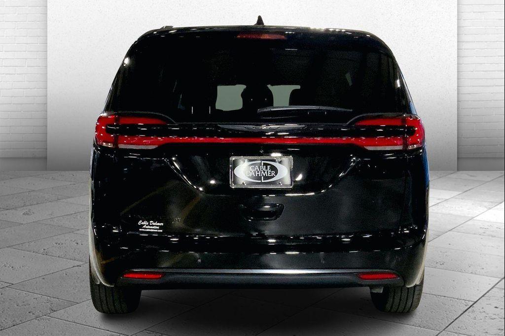 new 2026 Chrysler Pacifica car, priced at $39,093