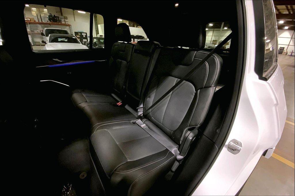 new 2025 Jeep Grand Cherokee car, priced at $50,577