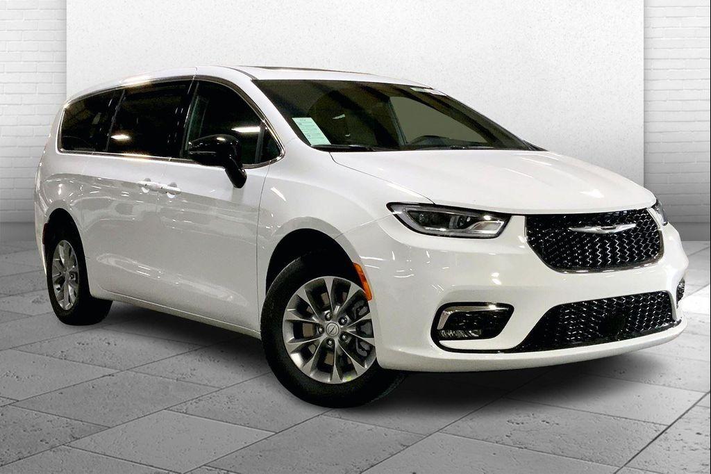 new 2026 Chrysler Pacifica car, priced at $41,165