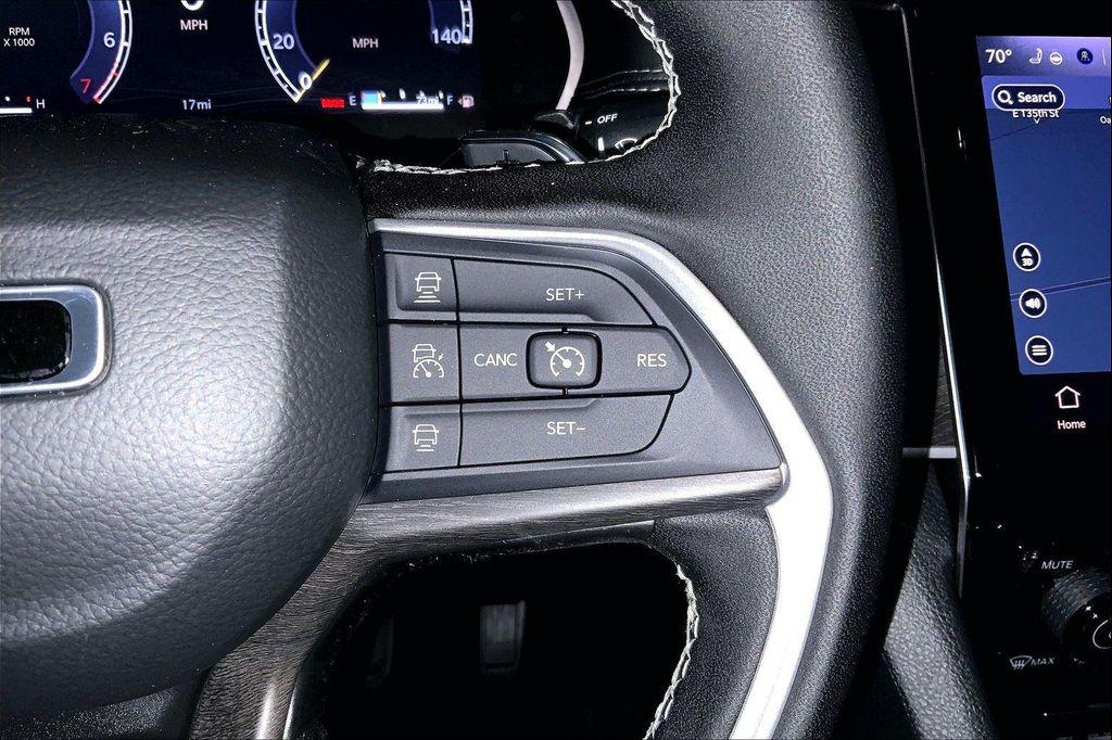 new 2025 Jeep Grand Cherokee car, priced at $43,074