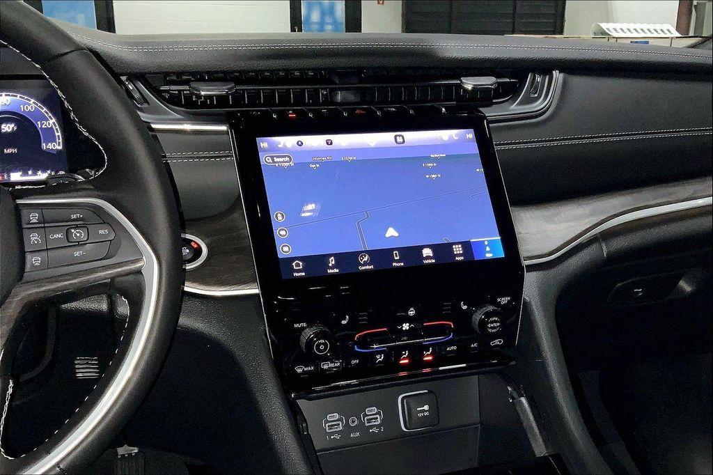 new 2025 Jeep Grand Cherokee car, priced at $43,074