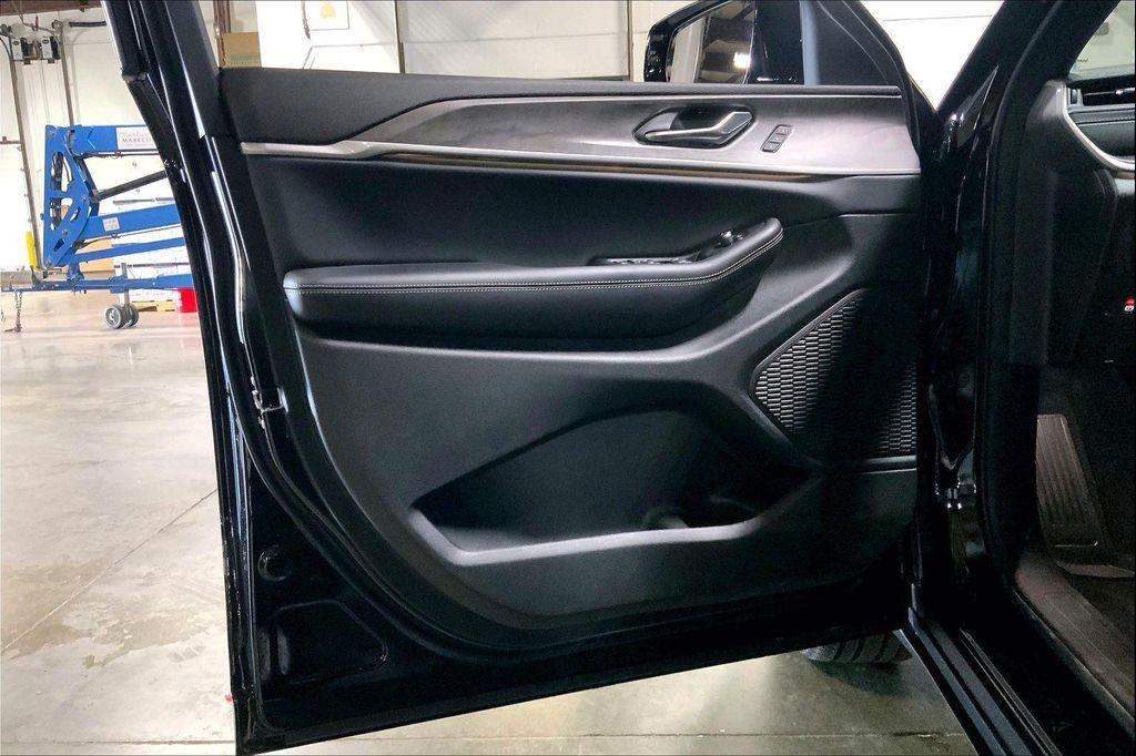 new 2025 Jeep Grand Cherokee L car, priced at $44,811