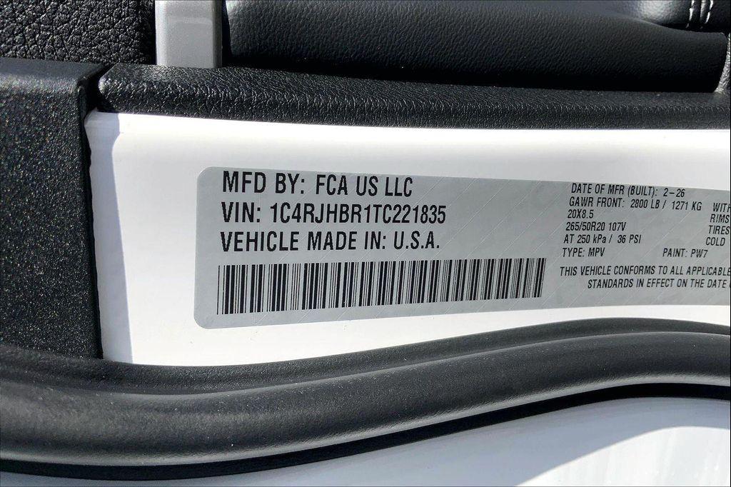 new 2026 Jeep Grand Cherokee car, priced at $47,400