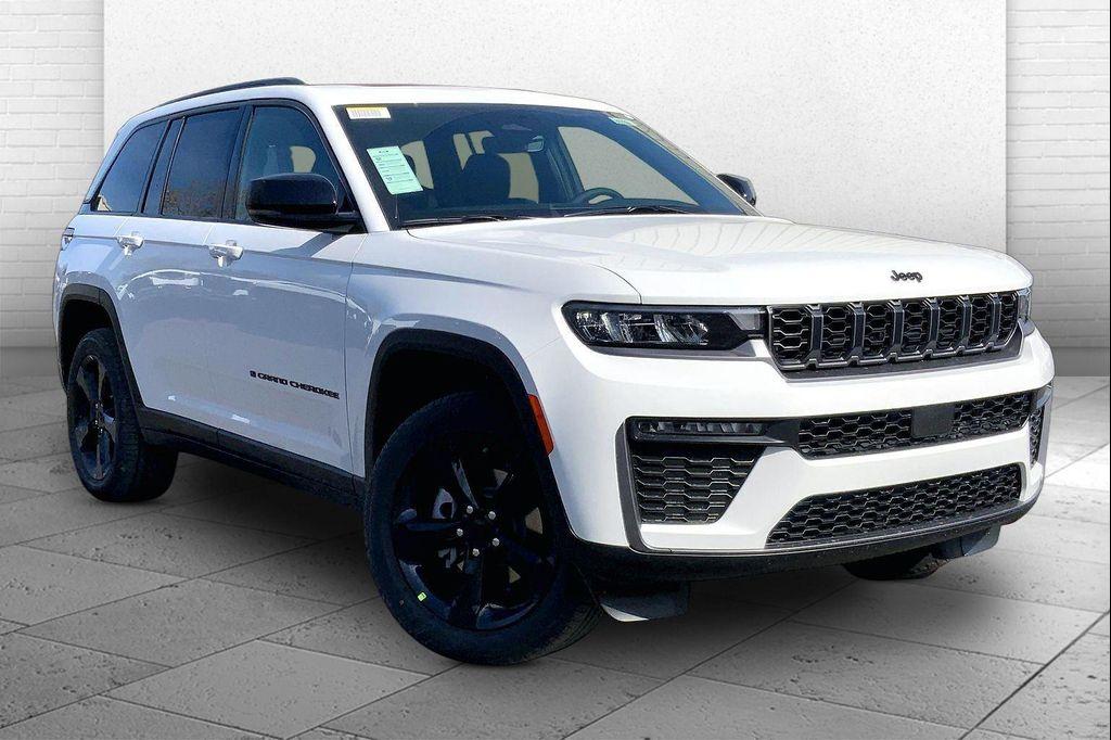 new 2026 Jeep Grand Cherokee car, priced at $47,400