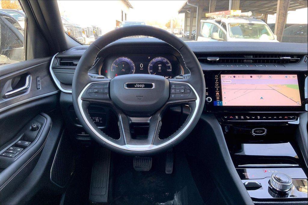 new 2026 Jeep Grand Cherokee car, priced at $47,400