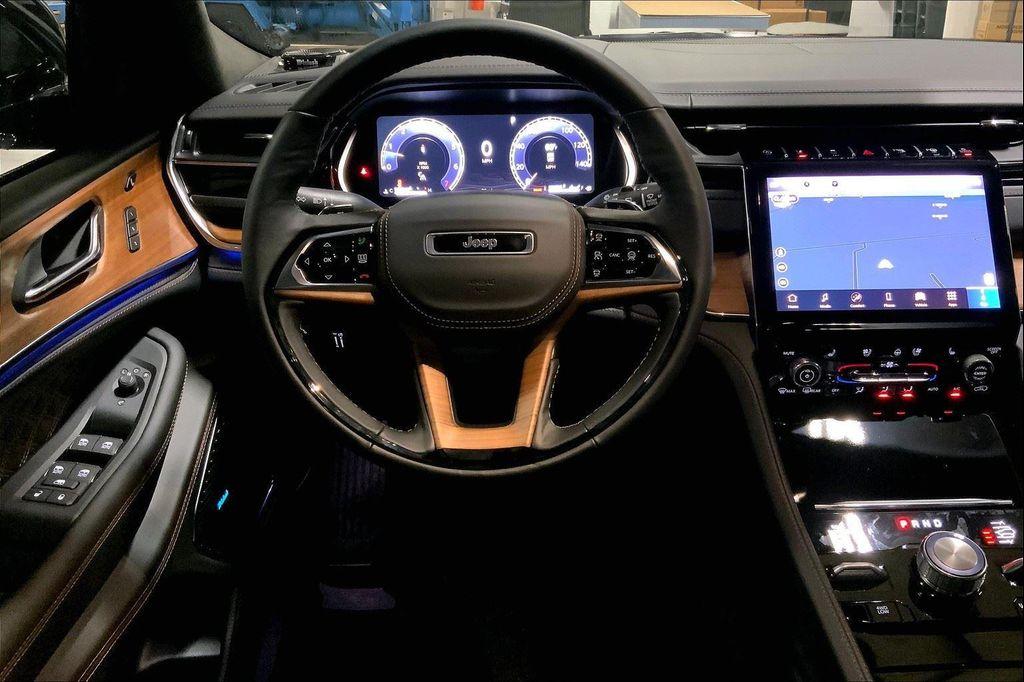new 2025 Jeep Grand Cherokee car, priced at $59,693