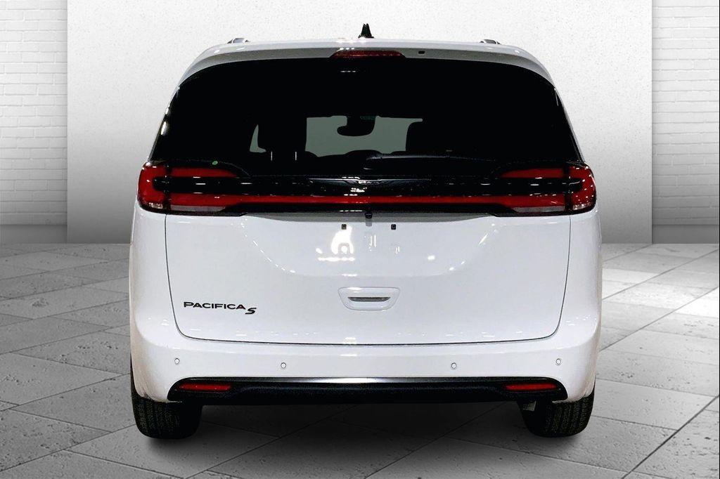 new 2026 Chrysler Pacifica car, priced at $39,093