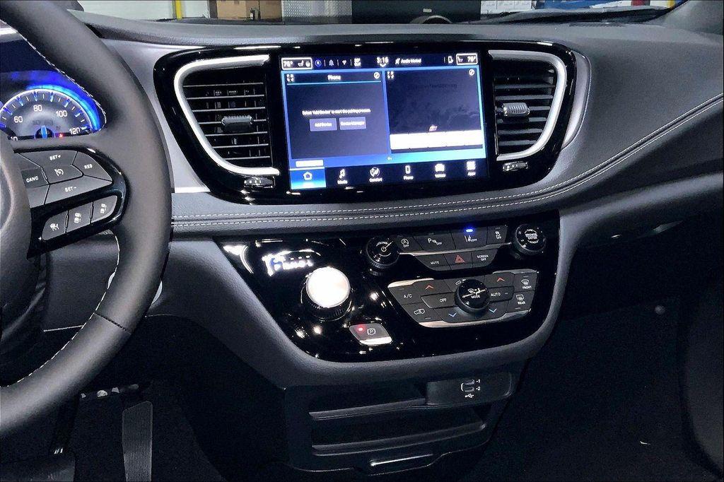 new 2026 Chrysler Pacifica car, priced at $39,093