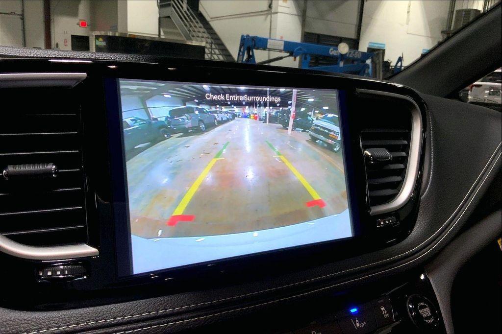 new 2026 Chrysler Pacifica car, priced at $39,093