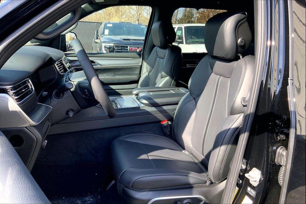 new 2026 Jeep Grand Wagoneer L car, priced at $83,325