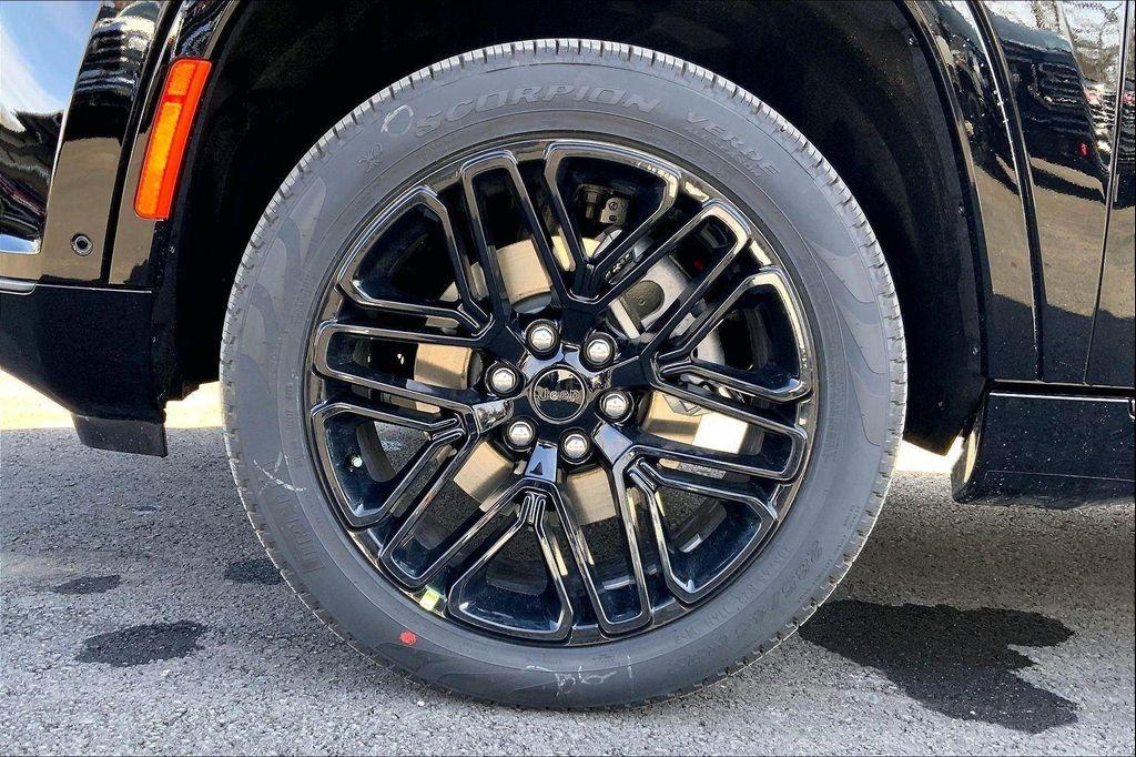 new 2026 Jeep Grand Wagoneer L car, priced at $83,325