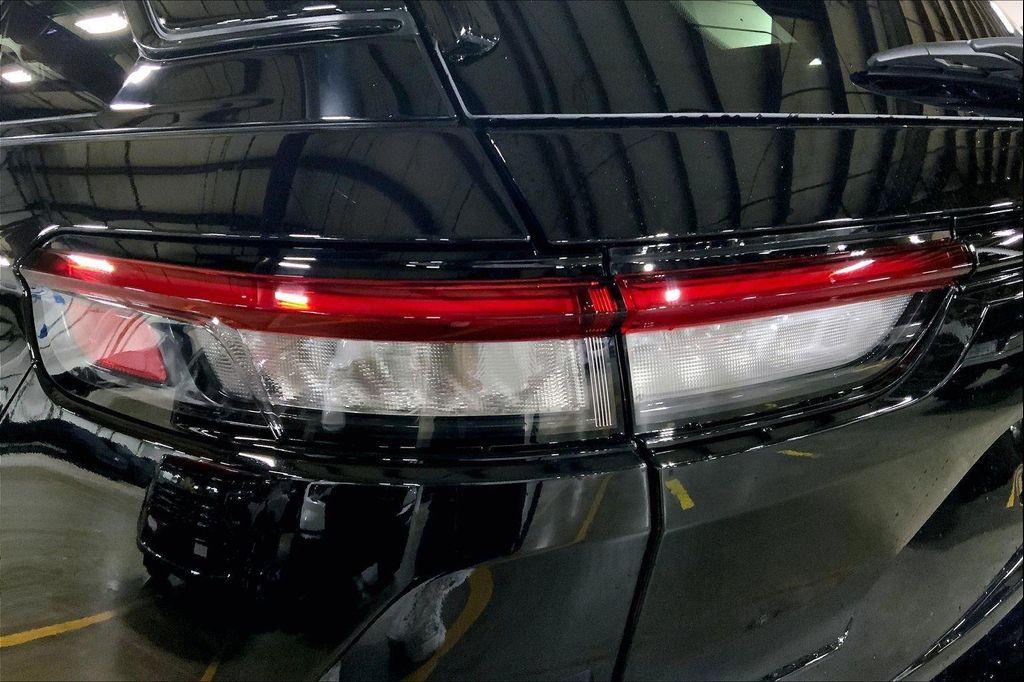 new 2025 Jeep Grand Cherokee car, priced at $42,074