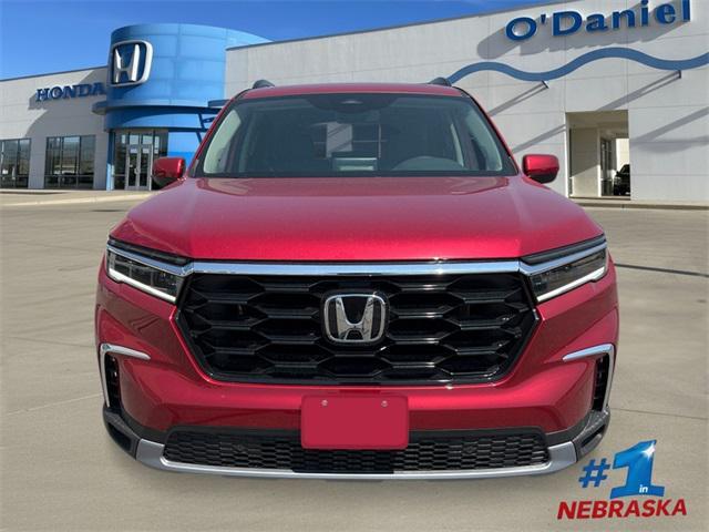 new 2025 Honda Pilot car, priced at $53,750