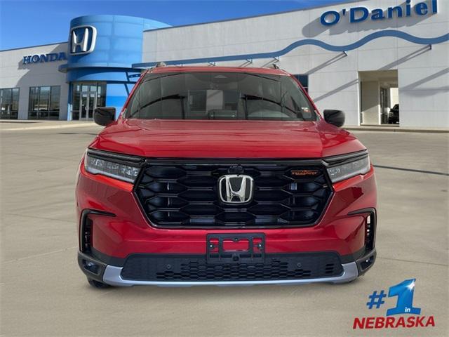 new 2025 Honda Pilot car, priced at $51,350