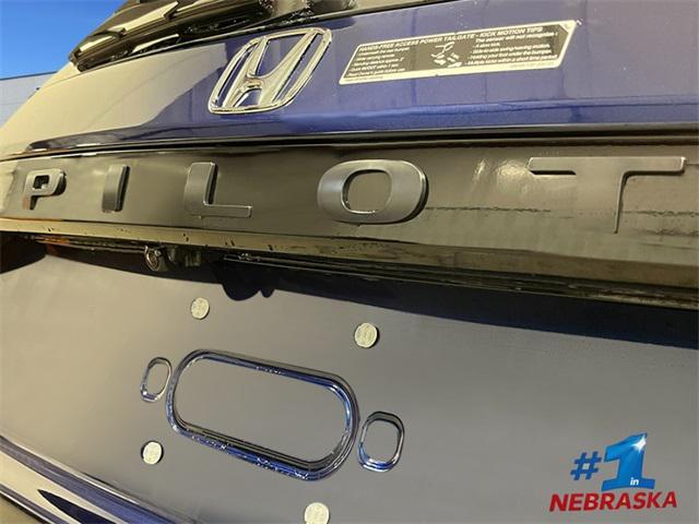 new 2025 Honda Pilot car, priced at $52,085