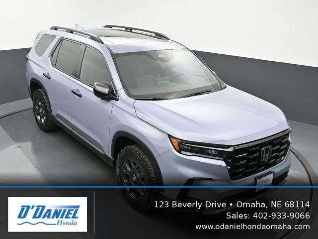 used 2025 Honda Pilot car, priced at $46,995