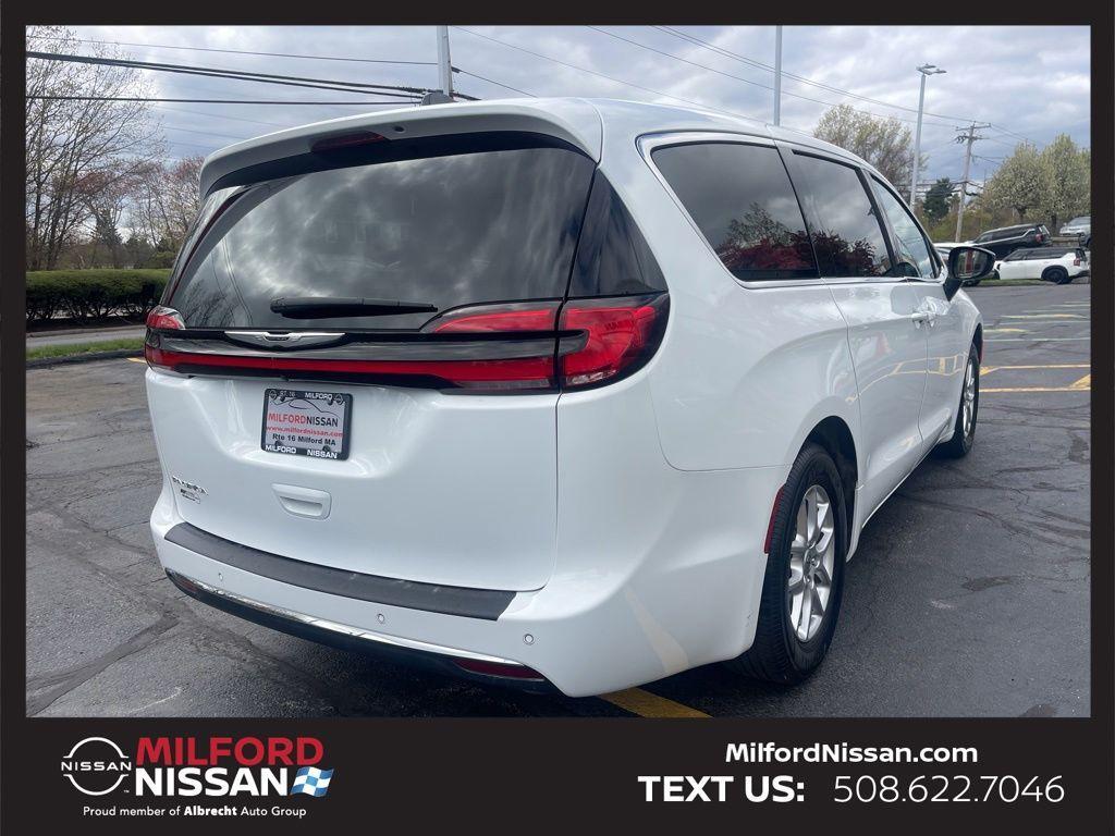 used 2024 Chrysler Pacifica car, priced at $27,544