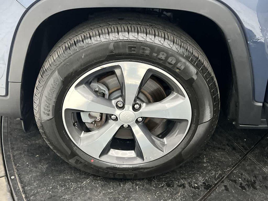 used 2020 Jeep Cherokee car, priced at $18,817