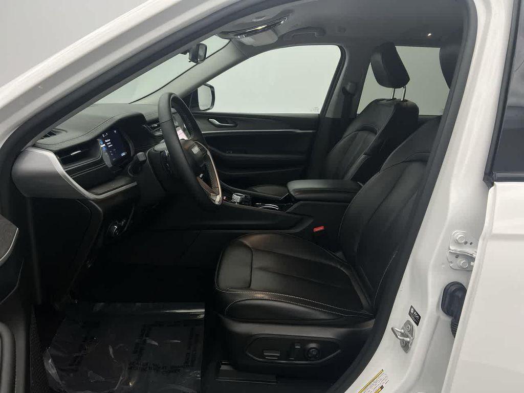 used 2023 Jeep Grand Cherokee car, priced at $29,925