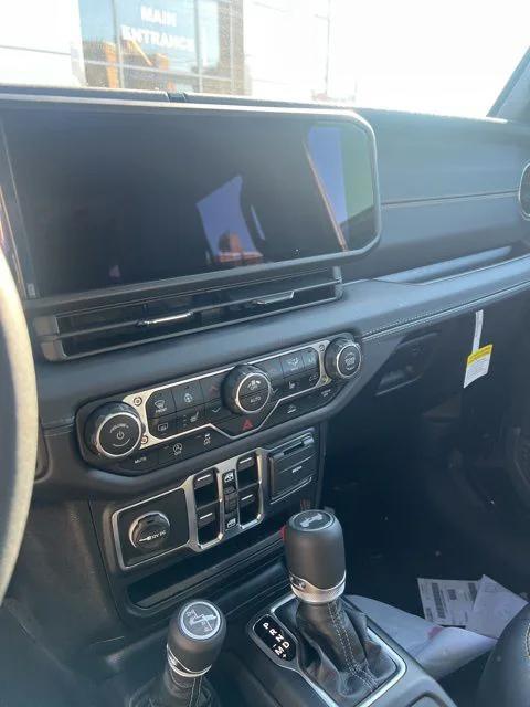 new 2025 Jeep Wrangler car, priced at $51,987