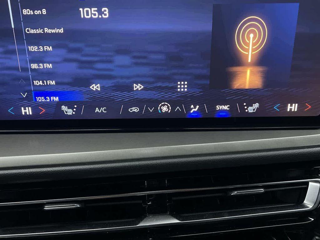 used 2024 Chevrolet Traverse car, priced at $33,555