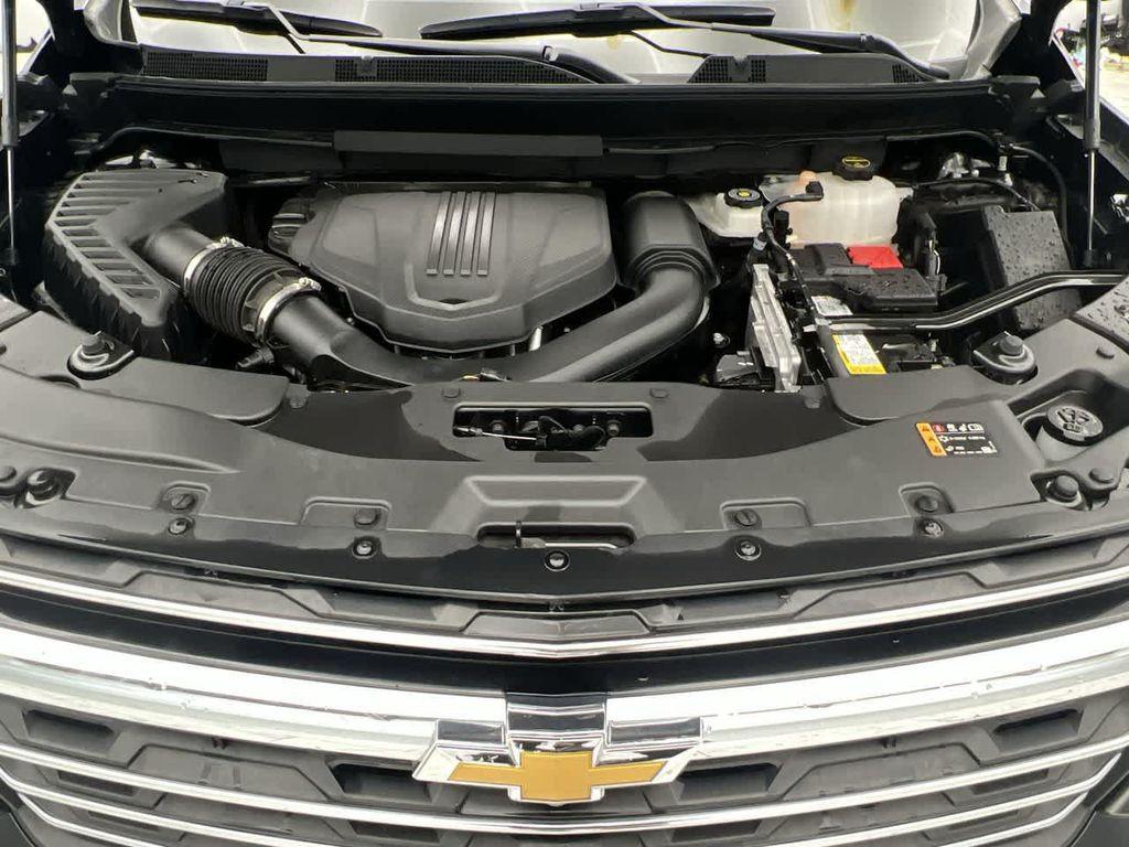 used 2024 Chevrolet Traverse car, priced at $33,555