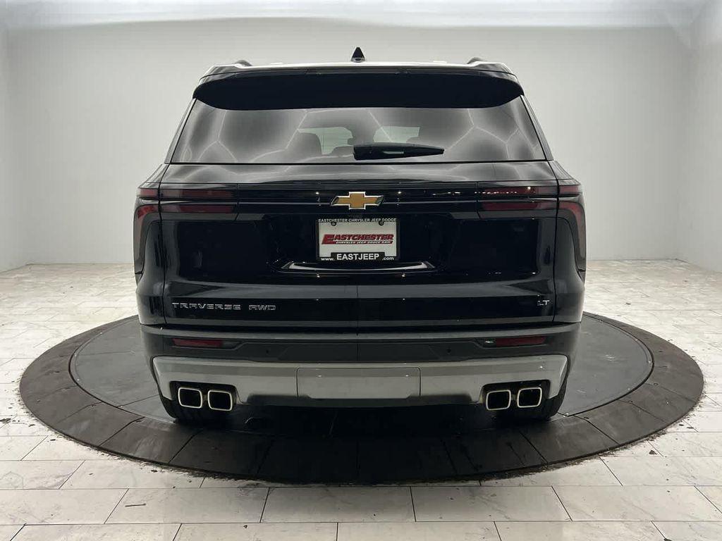 used 2024 Chevrolet Traverse car, priced at $33,555
