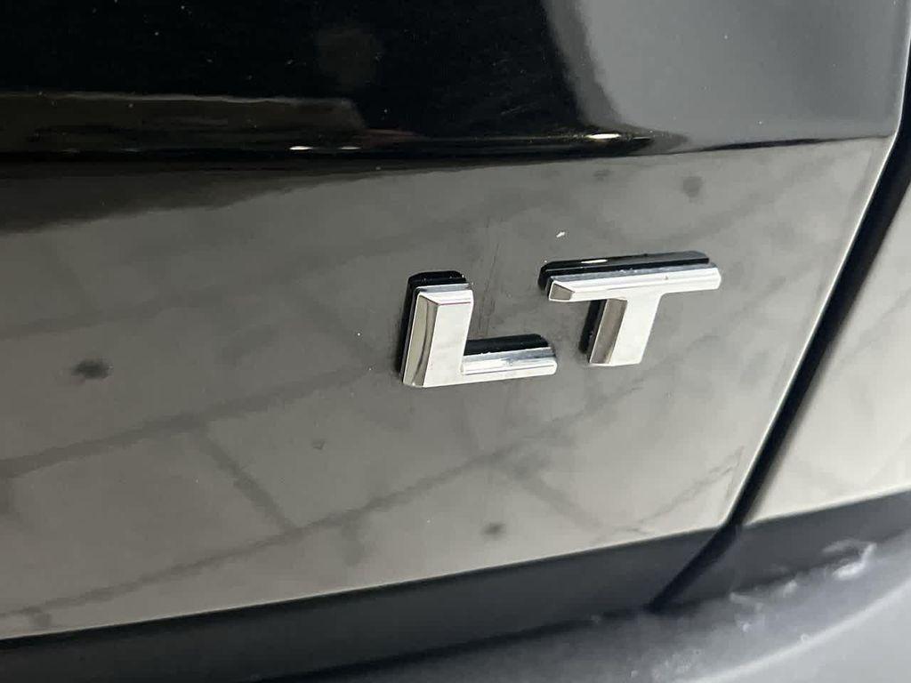 used 2024 Chevrolet Traverse car, priced at $33,555