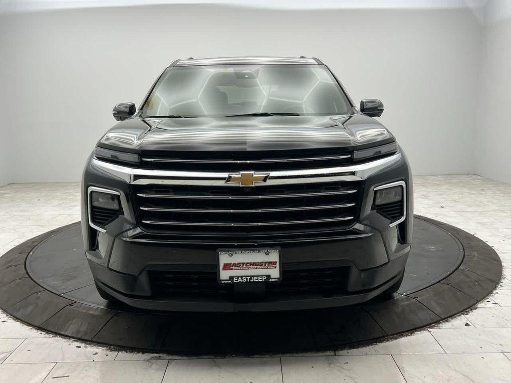 used 2024 Chevrolet Traverse car, priced at $33,555