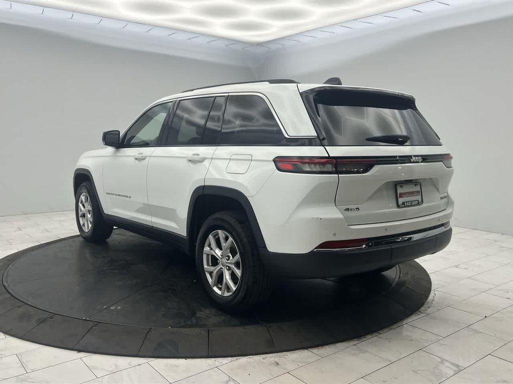 used 2022 Jeep Grand Cherokee car, priced at $27,123