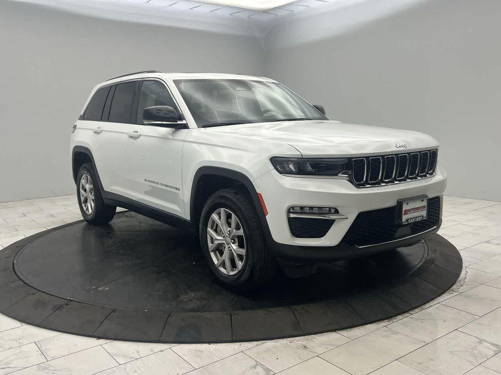 used 2022 Jeep Grand Cherokee car, priced at $27,123
