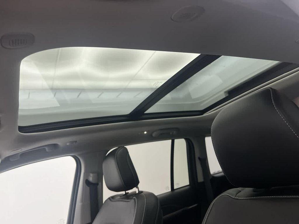 used 2022 Jeep Grand Cherokee car, priced at $27,123