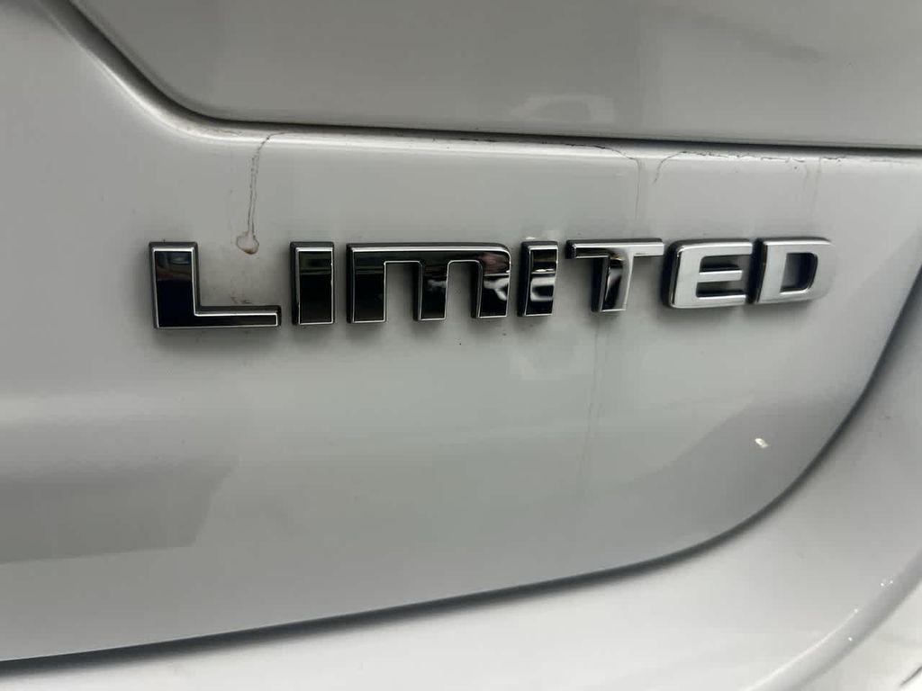 used 2022 Jeep Grand Cherokee car, priced at $27,123