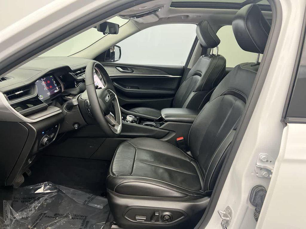 used 2022 Jeep Grand Cherokee 4xe car, priced at $28,000