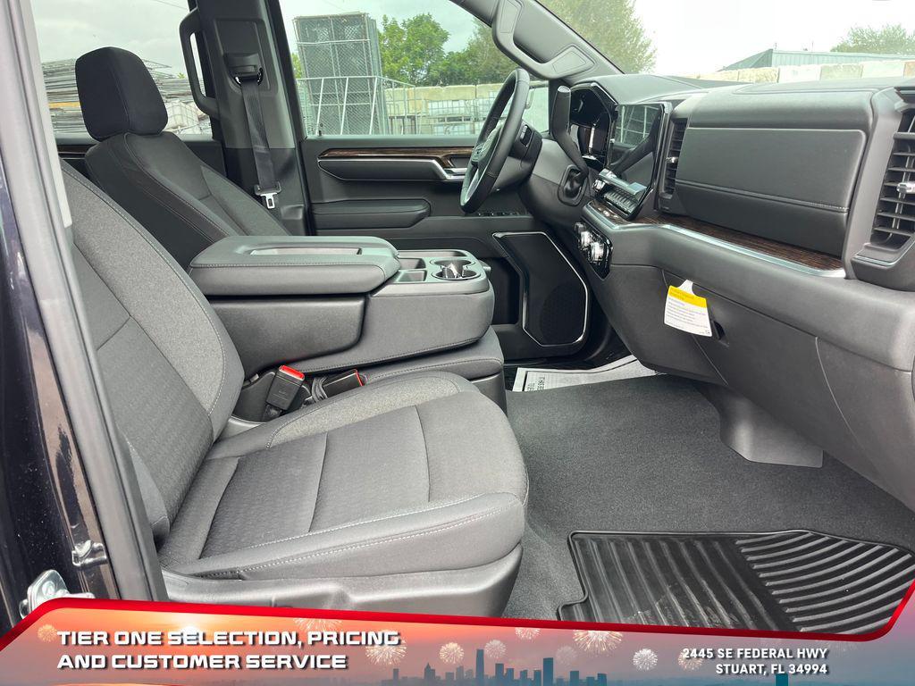 new 2025 GMC Sierra 1500 car, priced at $43,766