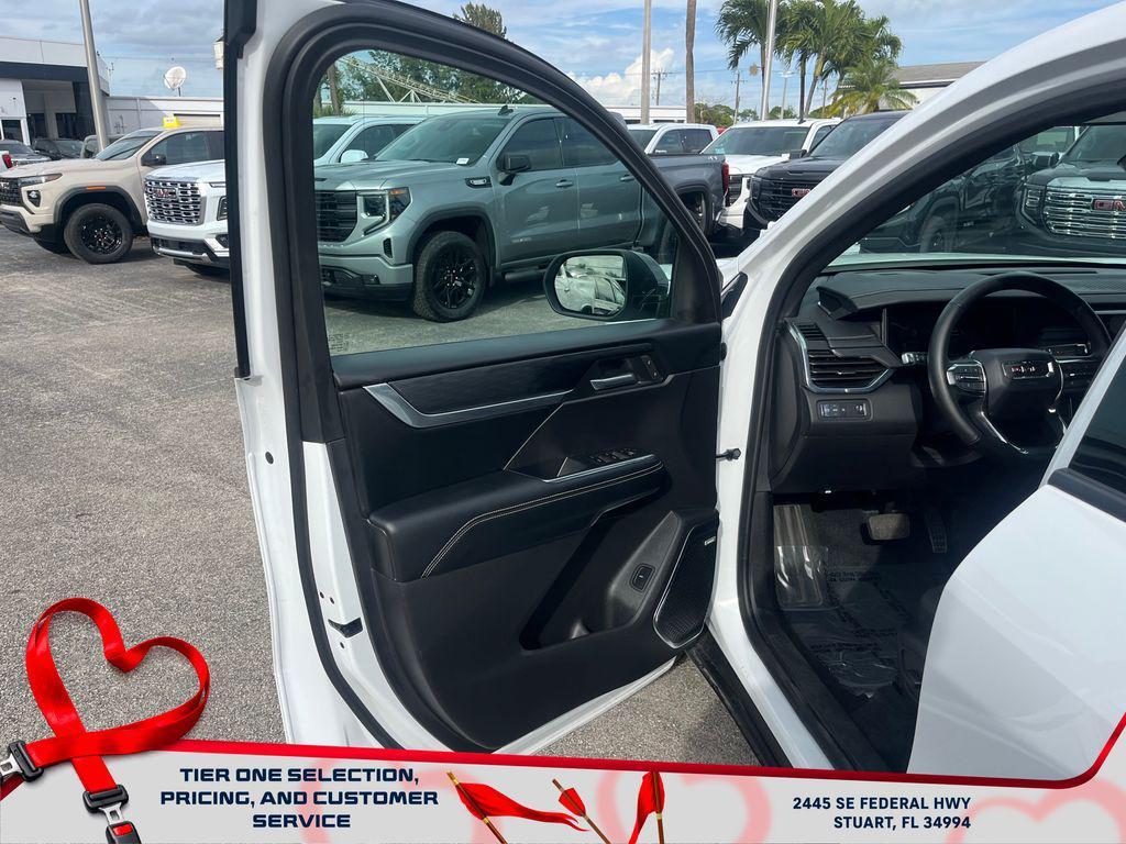 used 2025 GMC Acadia car, priced at $30,783