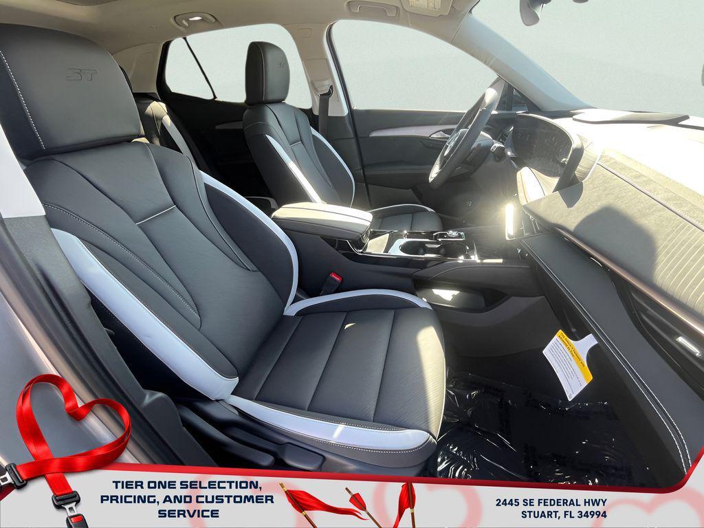 new 2025 Buick Envision car, priced at $38,005