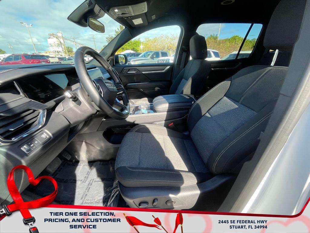 used 2025 GMC Acadia car, priced at $30,799