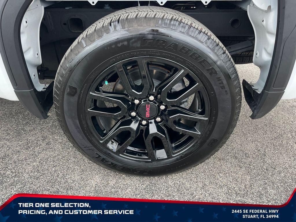 used 2024 GMC Sierra 1500 car, priced at $40,900