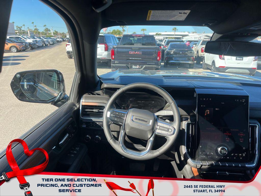 used 2025 GMC Yukon car, priced at $69,282