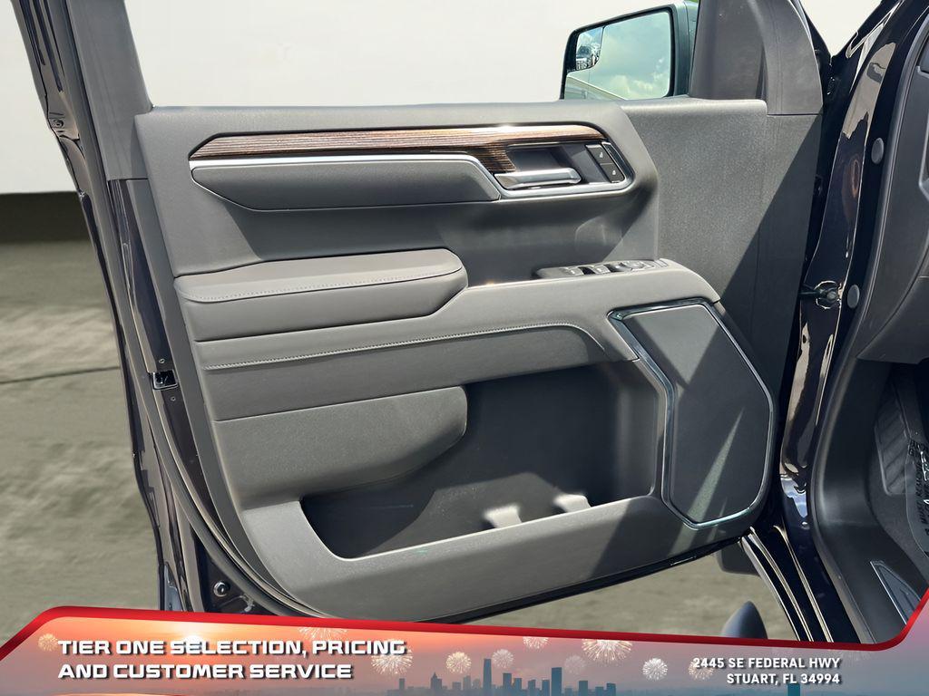 new 2025 GMC Sierra 1500 car, priced at $44,704