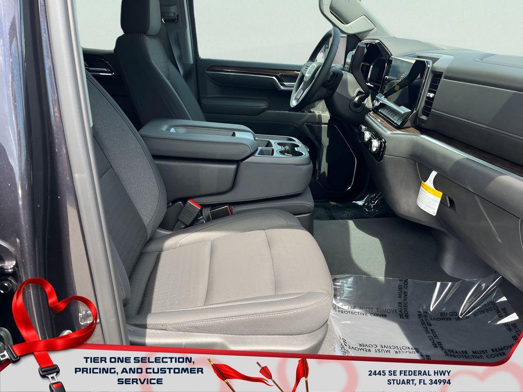 new 2025 GMC Sierra 1500 car, priced at $44,704