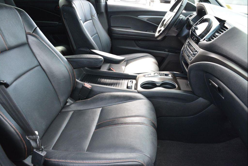 used 2023 Honda Passport car, priced at $33,000